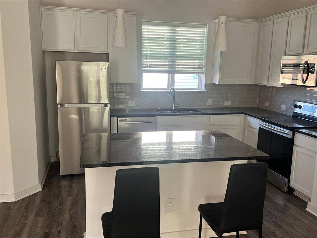 3 BR in Leander