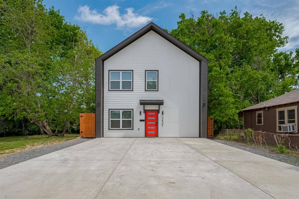 8 BR in Houston