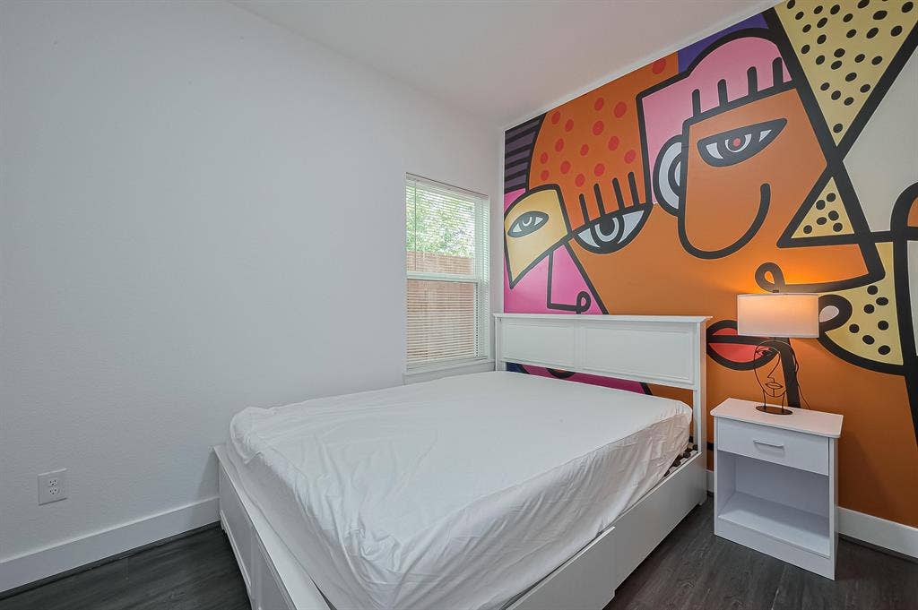 8 BR in Houston