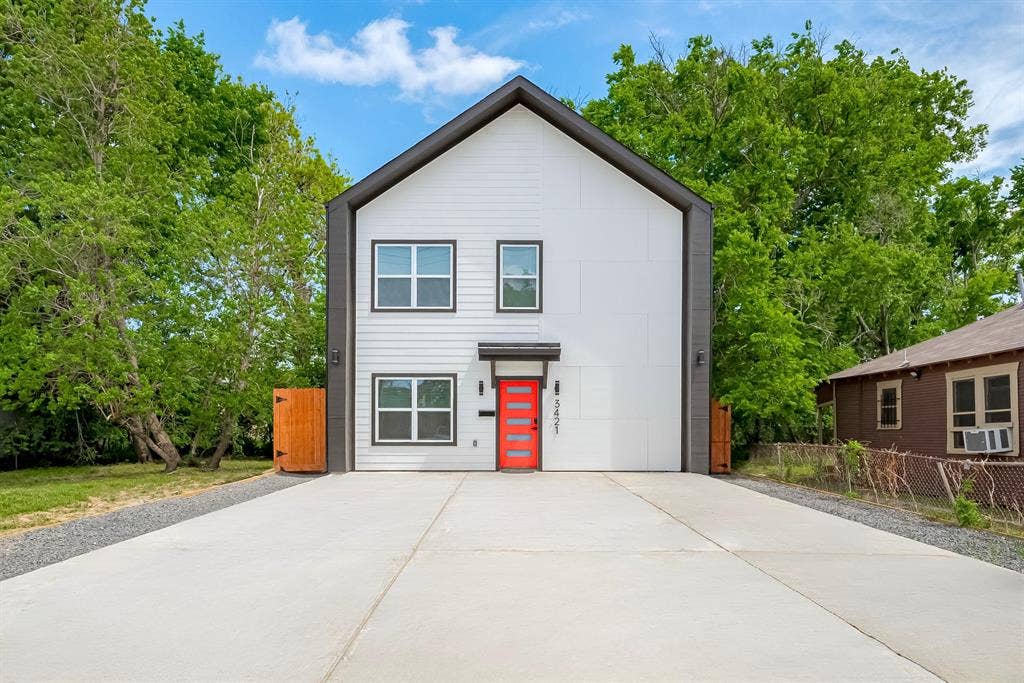 8 BR in Houston