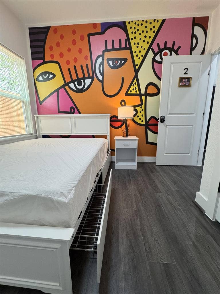 8 BR in Houston