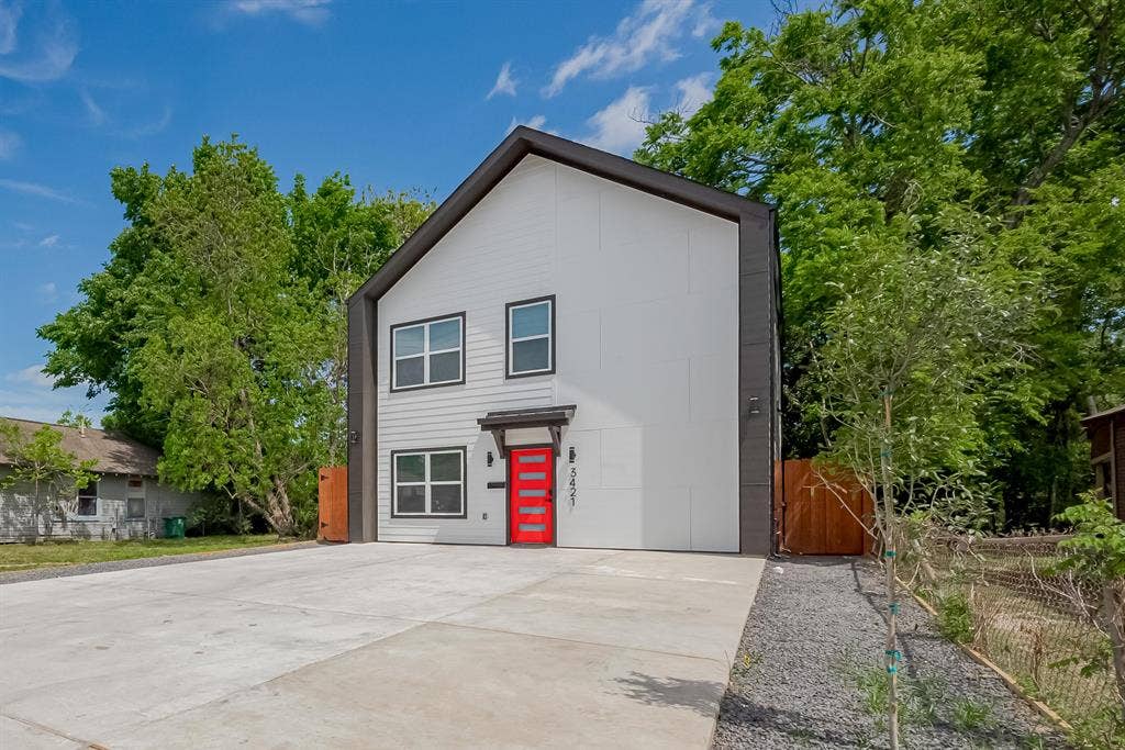 8 BR in Houston