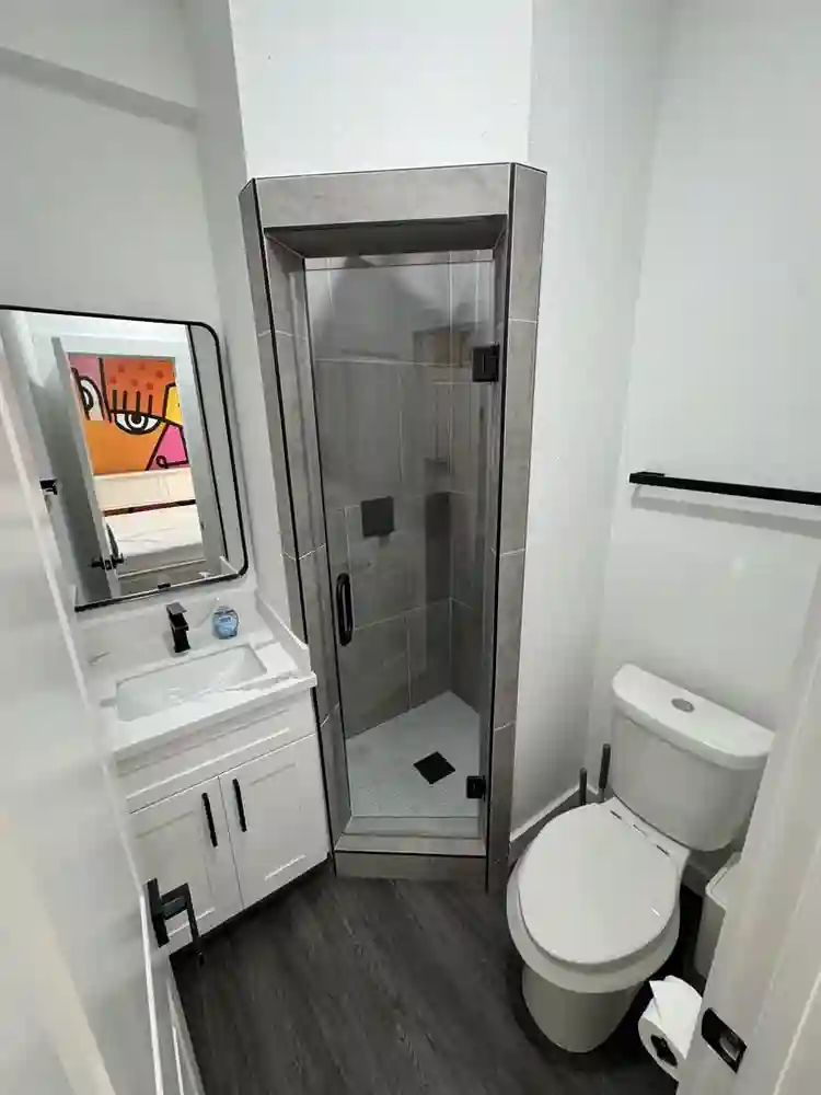 8 BR in Houston