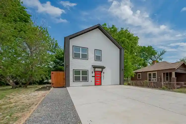 8 BR in Houston