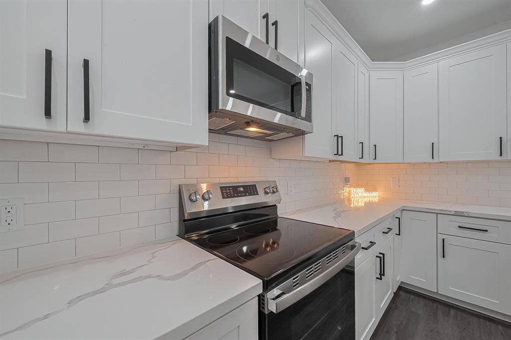 8 BR in Houston