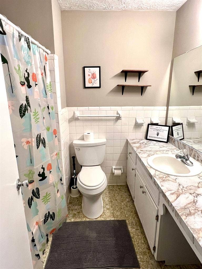 5 BR in Lilburn