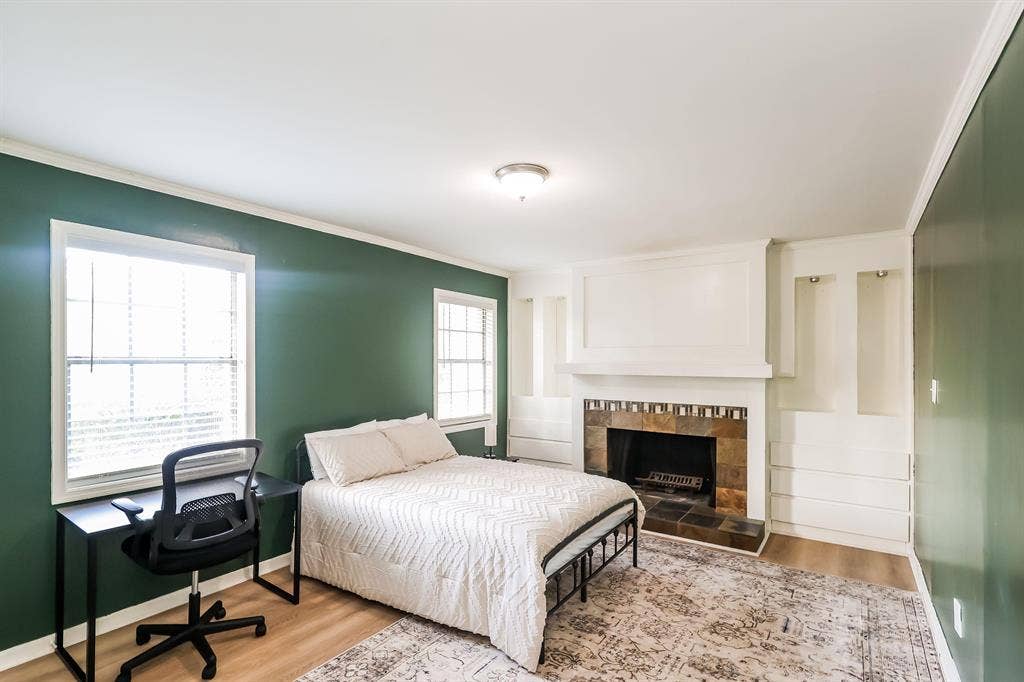 4 BR in East Point