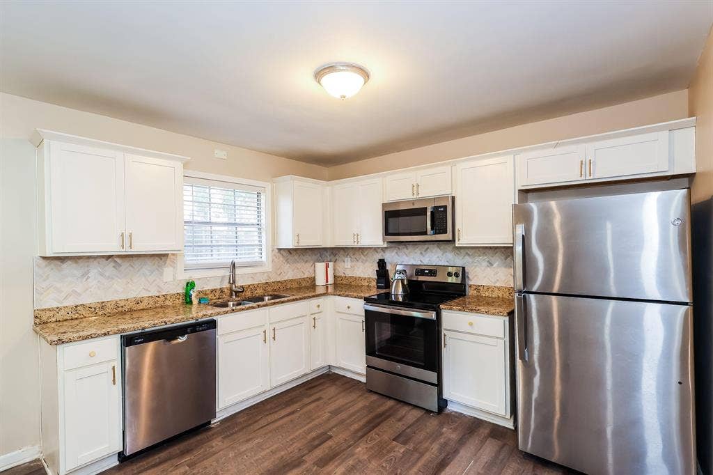 4 BR in East Point