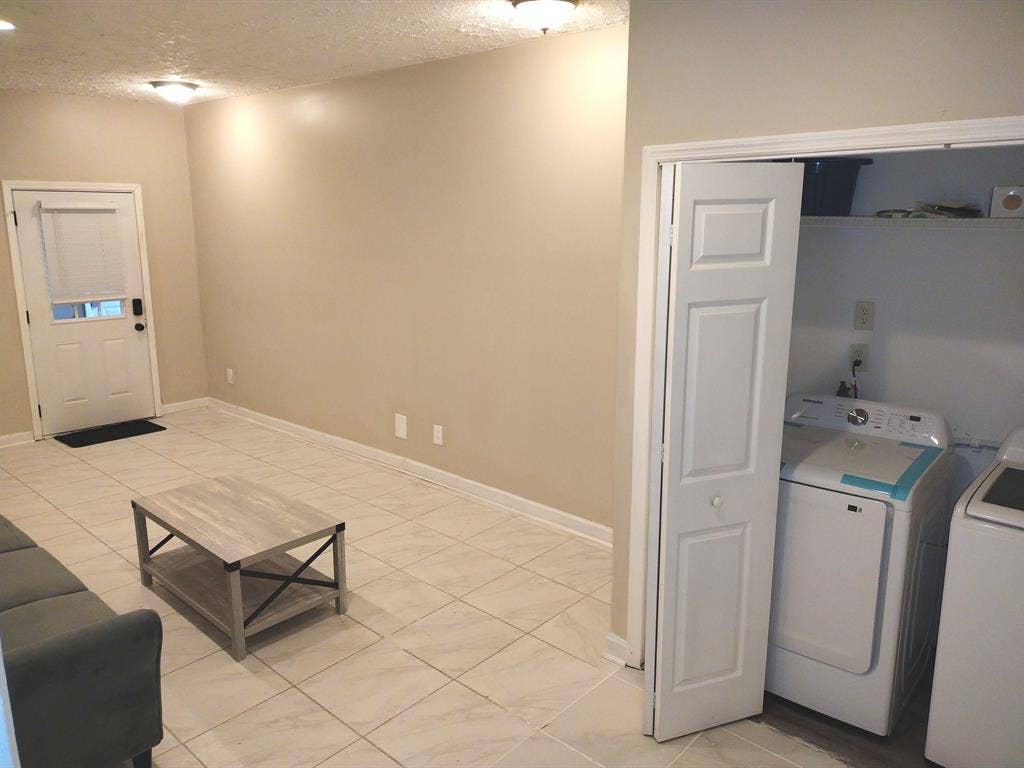 4 BR in East Point