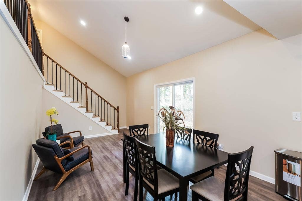 4 BR in East Point
