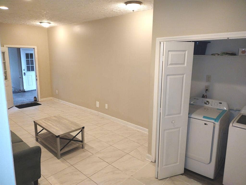 4 BR in East Point