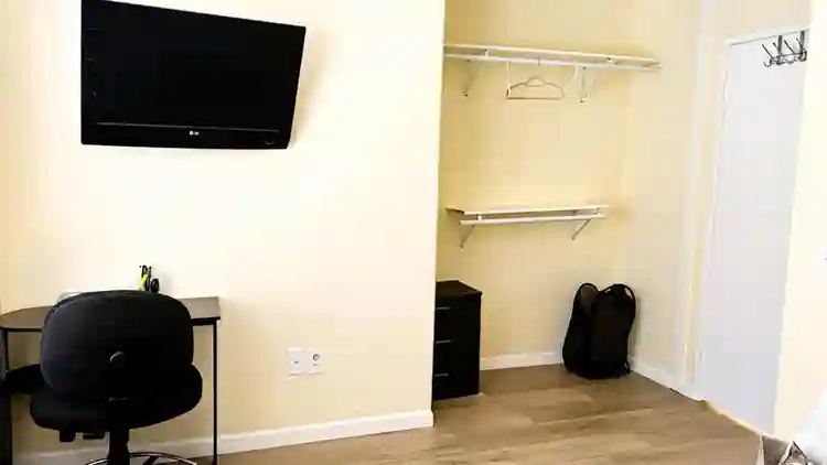 5 BR in Palmdale