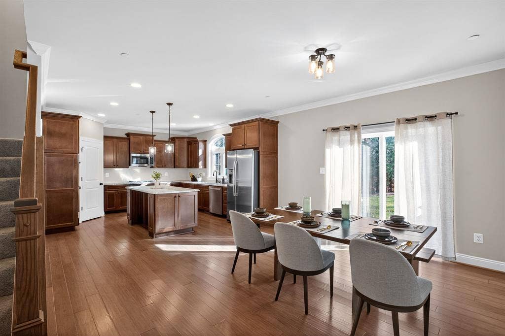 Furnished Rooms in Large Home