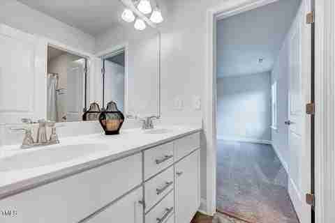 5 BR in Benson