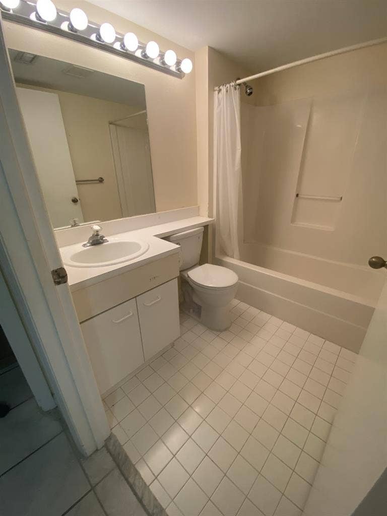 Private Room & Bath in Boca Raton!