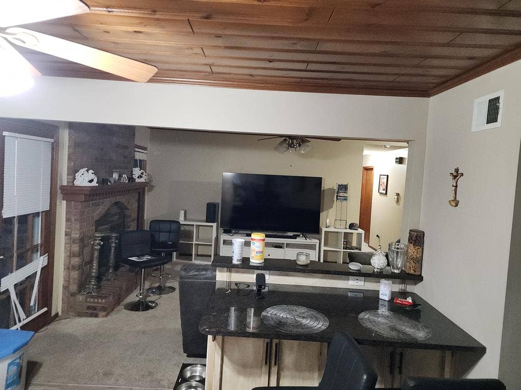 I have a room available anyone?