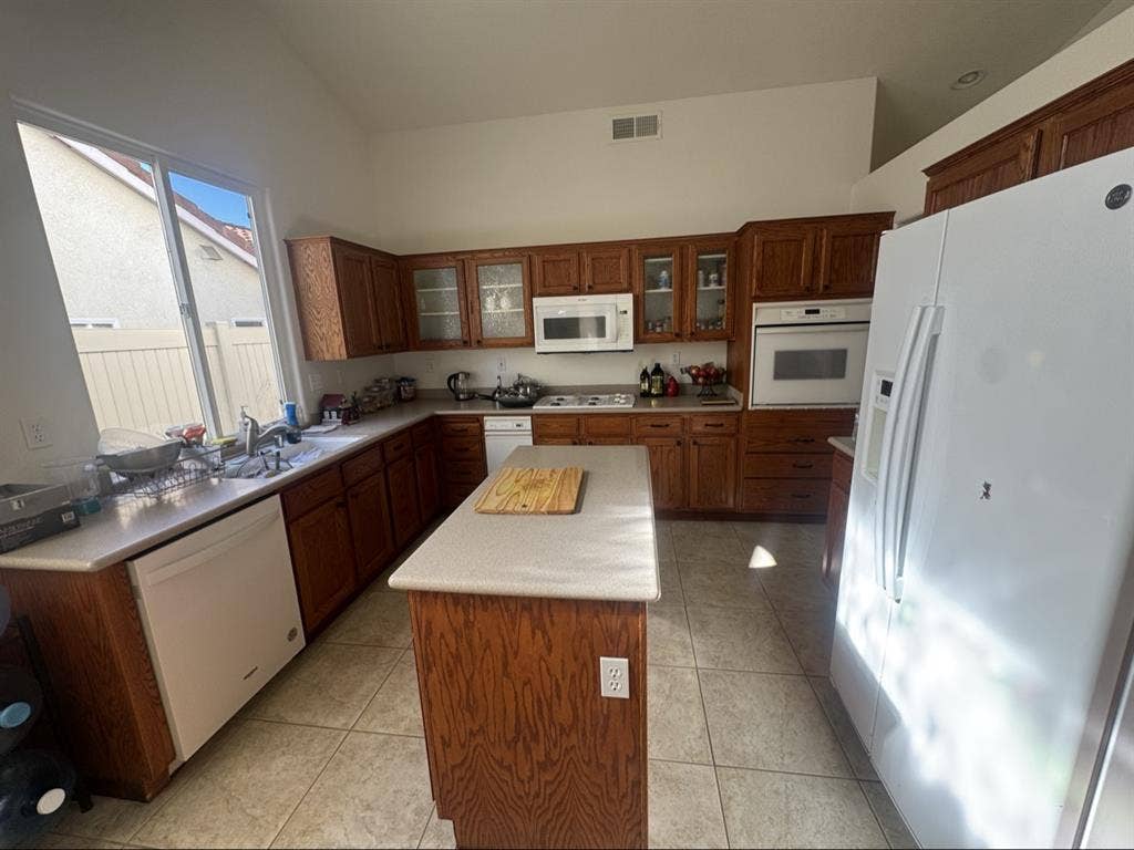 3 rooms available including Master