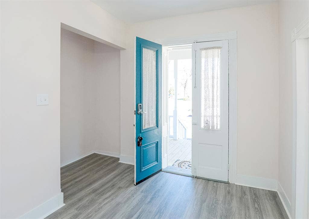 7 BR in Petersburg