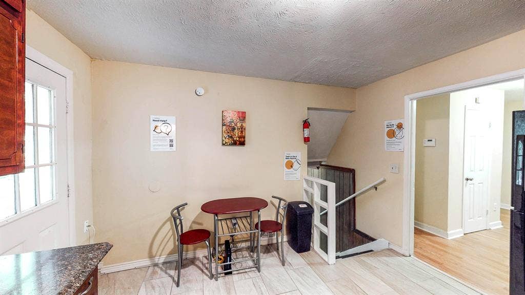 7 BR in Riverdale