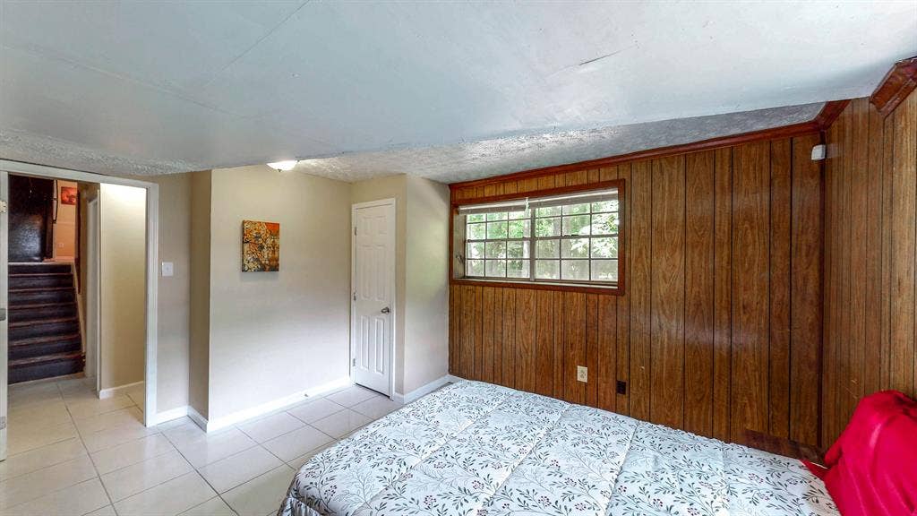7 BR in Riverdale