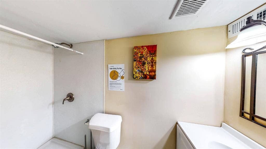 7 BR in Riverdale