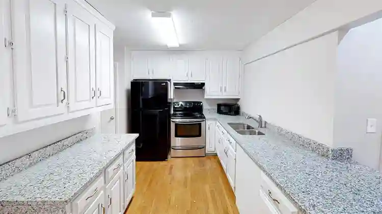 8 BR in Stone Mountain