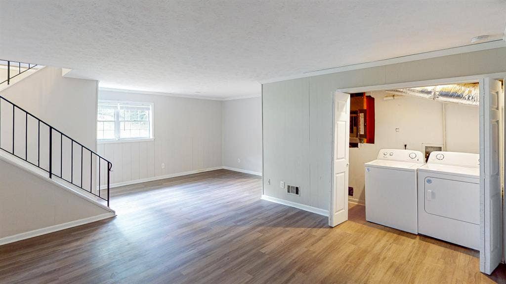 8 BR in Stone Mountain