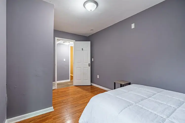 8 BR in College Park