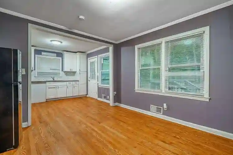 8 BR in College Park
