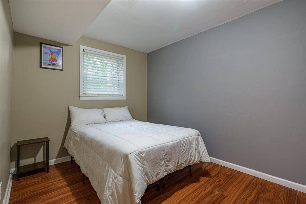 8 BR in College Park