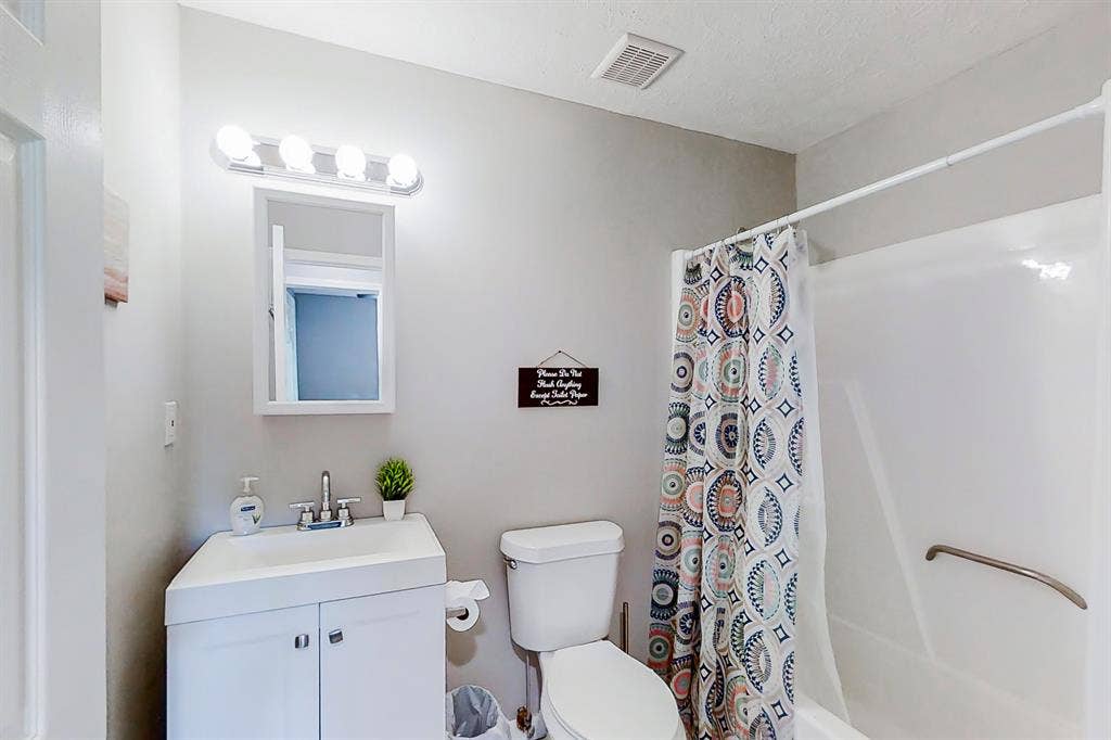 6 BR in Stone Mountain