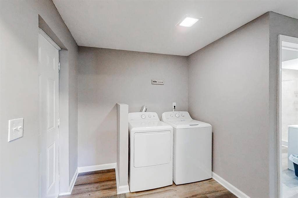 6 BR in Stone Mountain