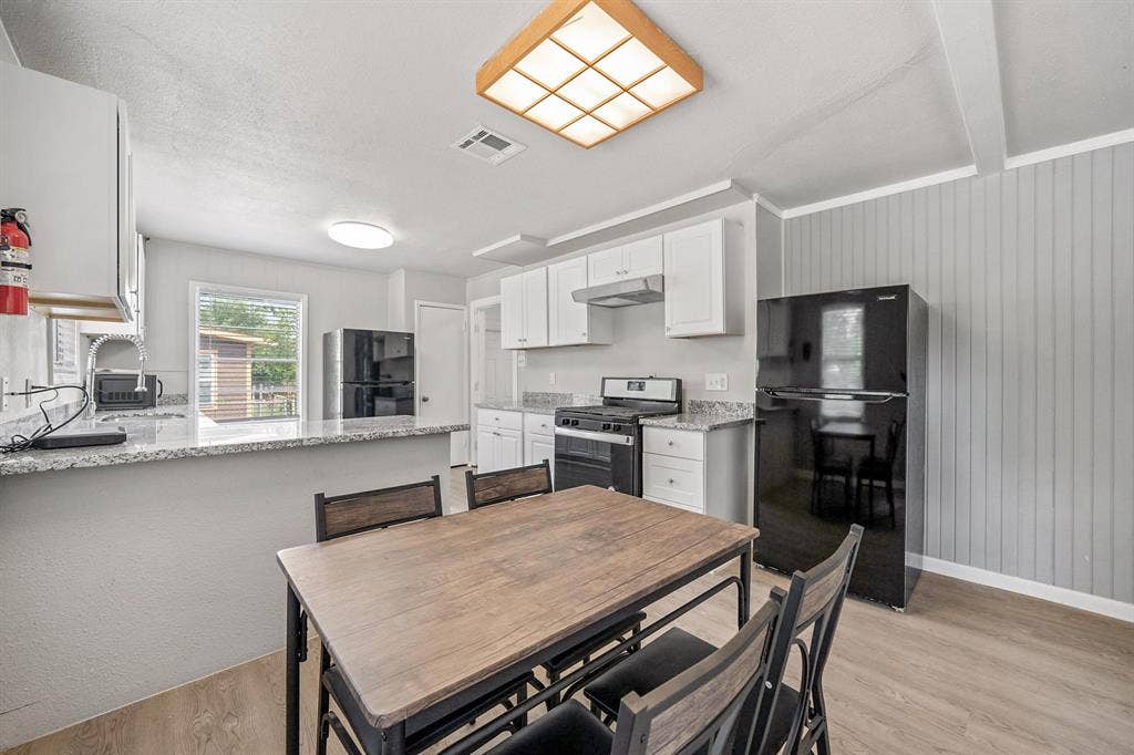 8 BR in Baytown