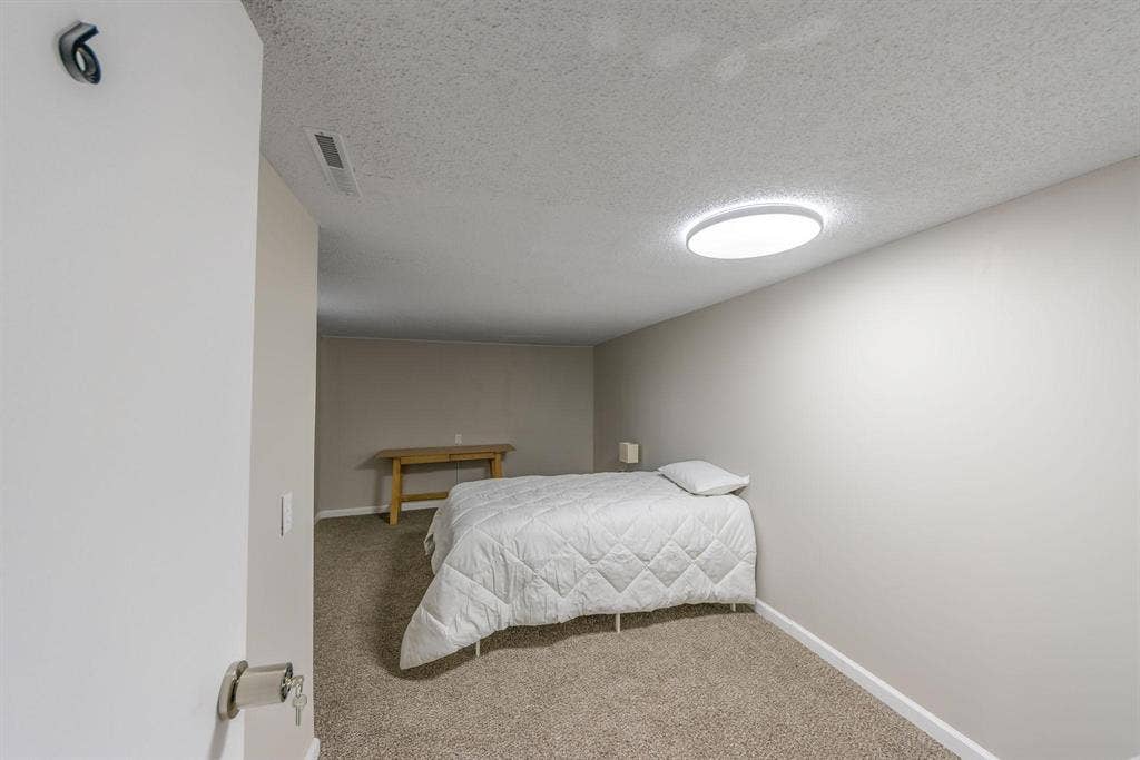 8 BR in Kansas City