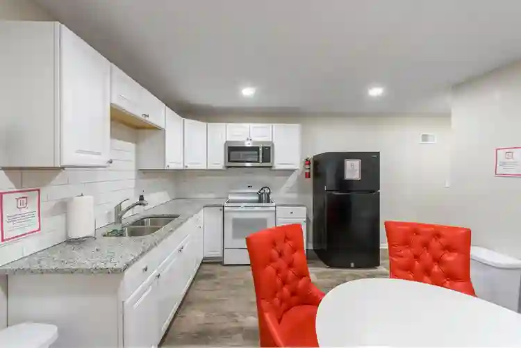 8 BR in Kansas City
