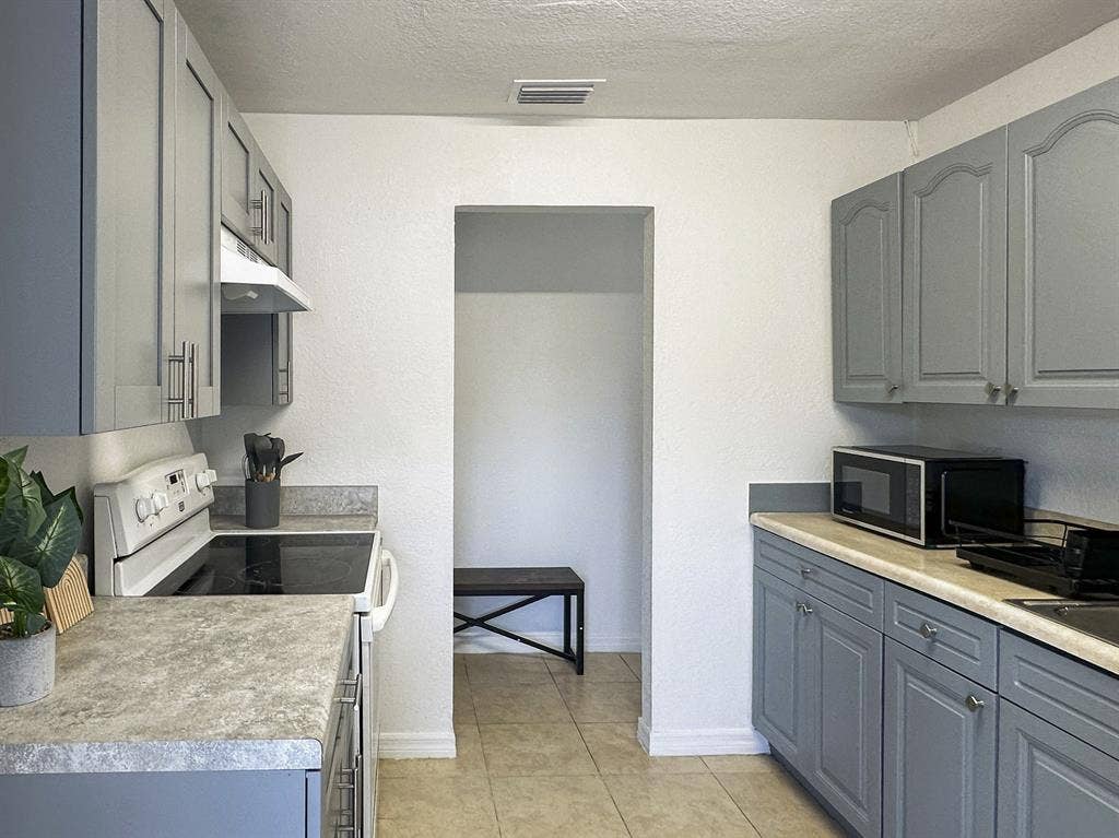 4 BR in Tampa