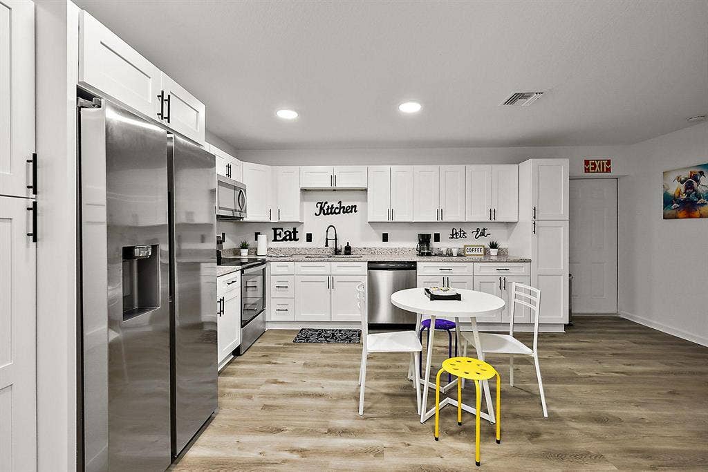 8 BR in Oviedo