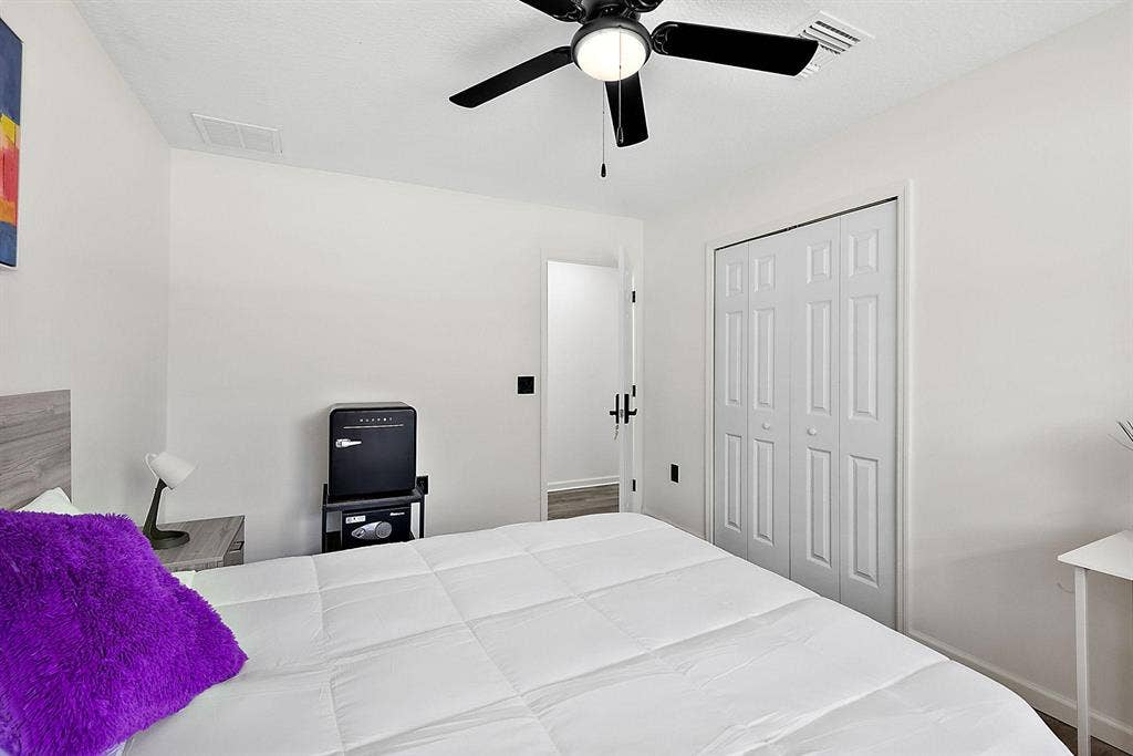 8 BR in Oviedo