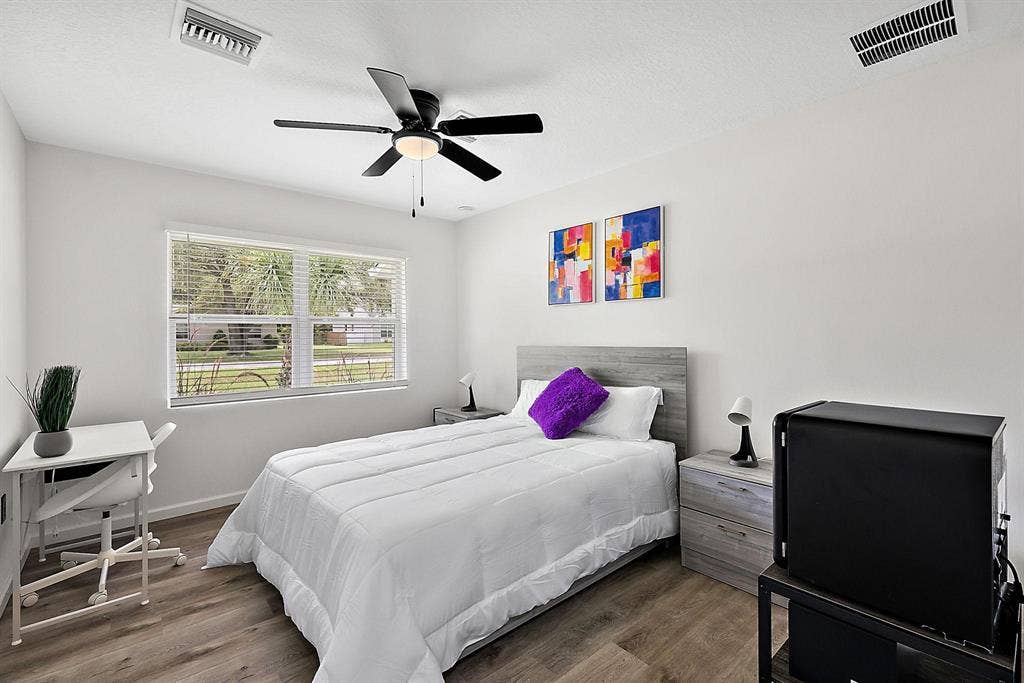 8 BR in Oviedo