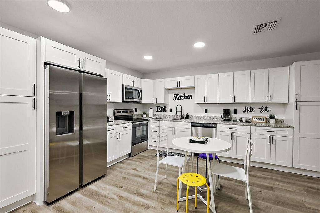 8 BR in Oviedo