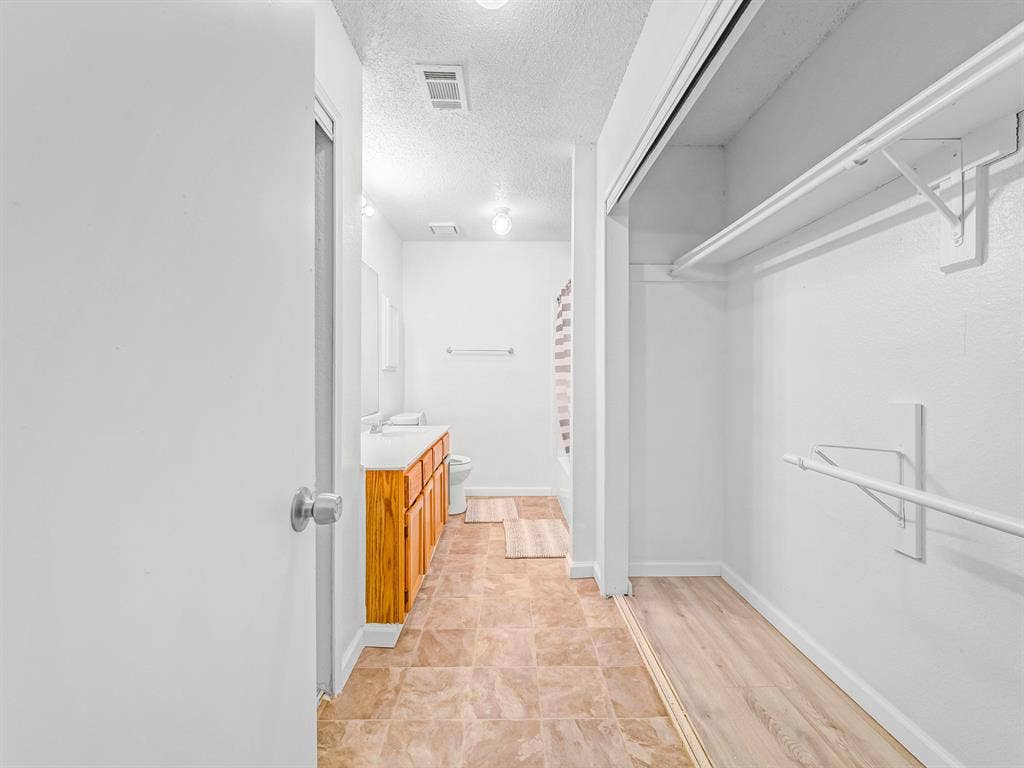 5 BR in Dallas