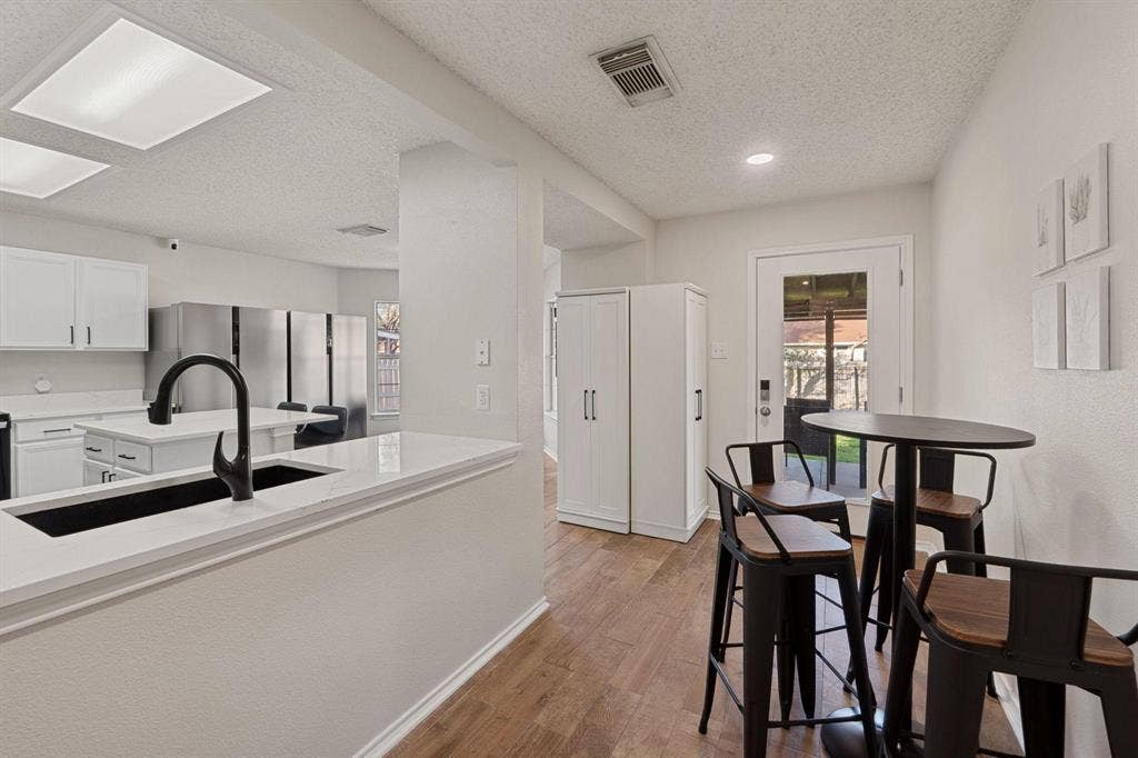 11 BR in Kyle