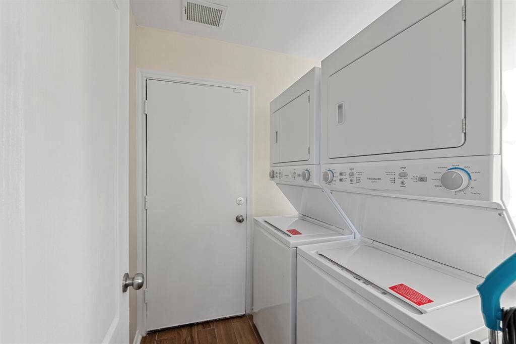 11 BR in Kyle