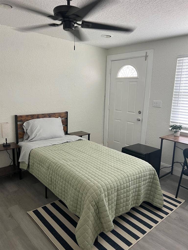 7 BR in Lakeland