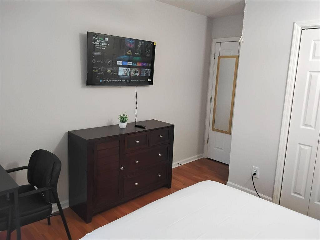 7 BR in Snellville