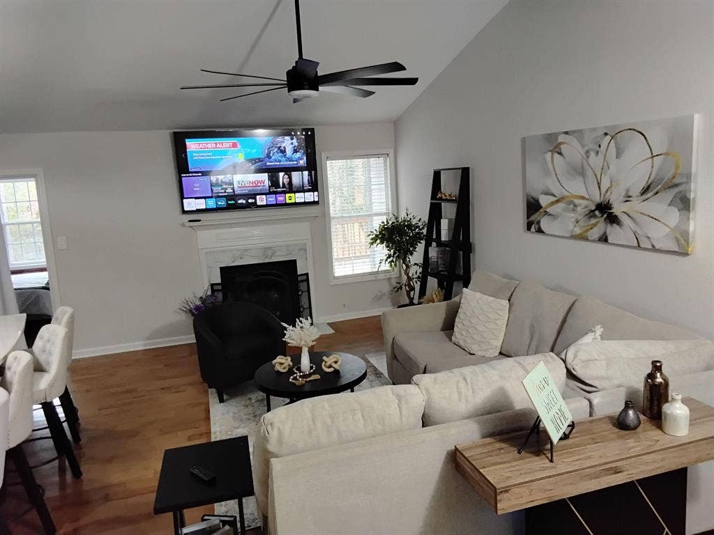 7 BR in Snellville