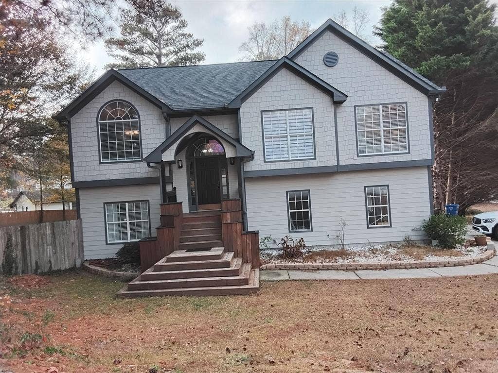7 BR in Snellville