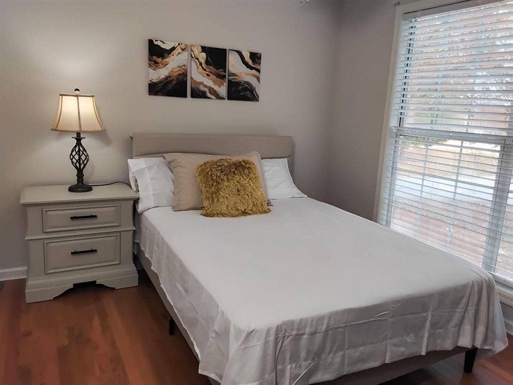7 BR in Snellville