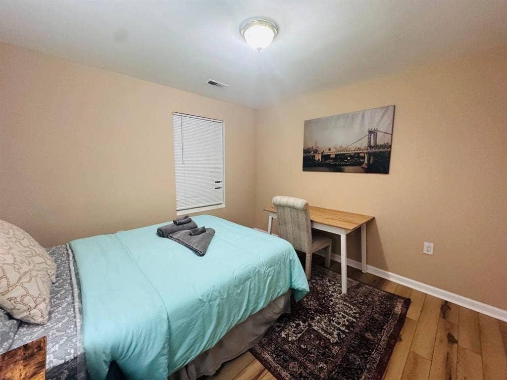 4 BR in Rockville