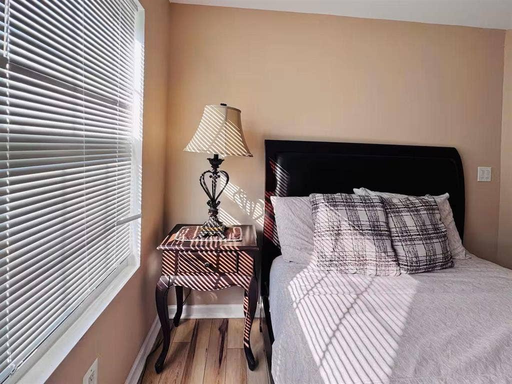 4 BR in Rockville